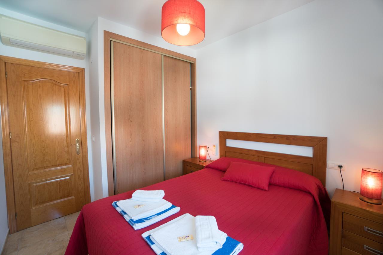 Apartamentos Manuel Martin ネルハ エクステリア 写真