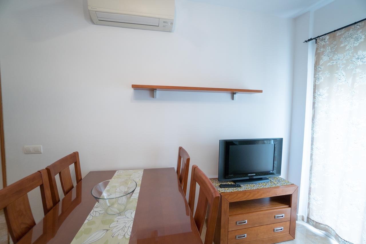 Apartamentos Manuel Martin ネルハ エクステリア 写真