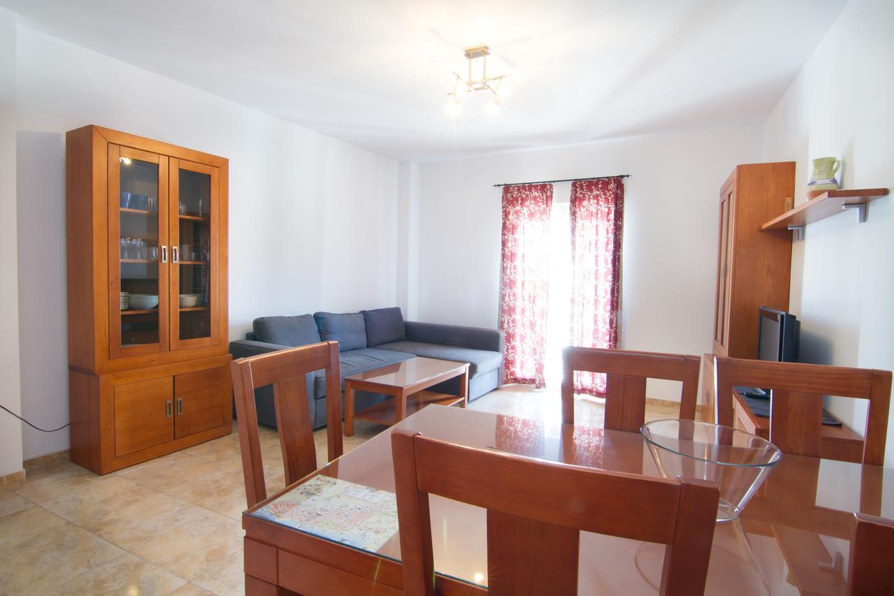 Apartamentos Manuel Martin ネルハ エクステリア 写真