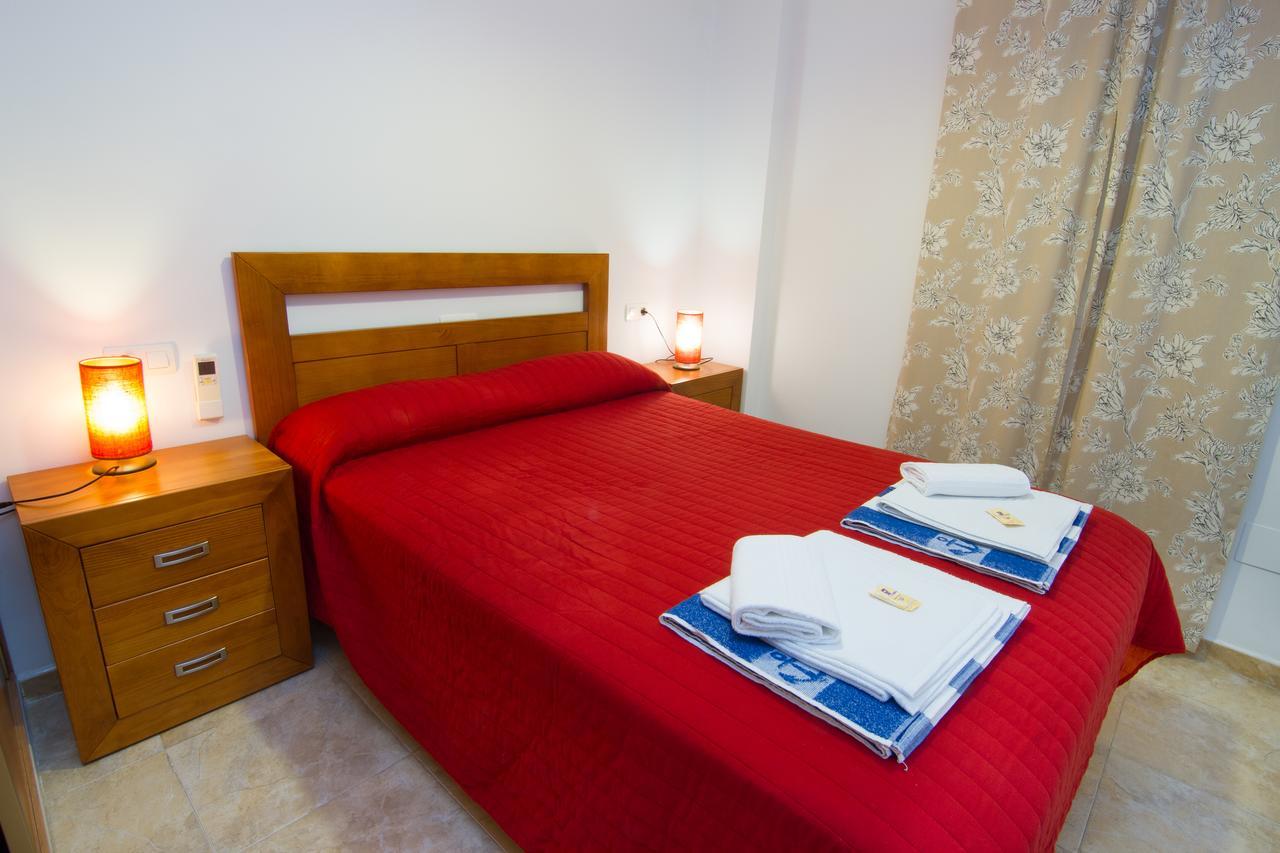 Apartamentos Manuel Martin ネルハ エクステリア 写真