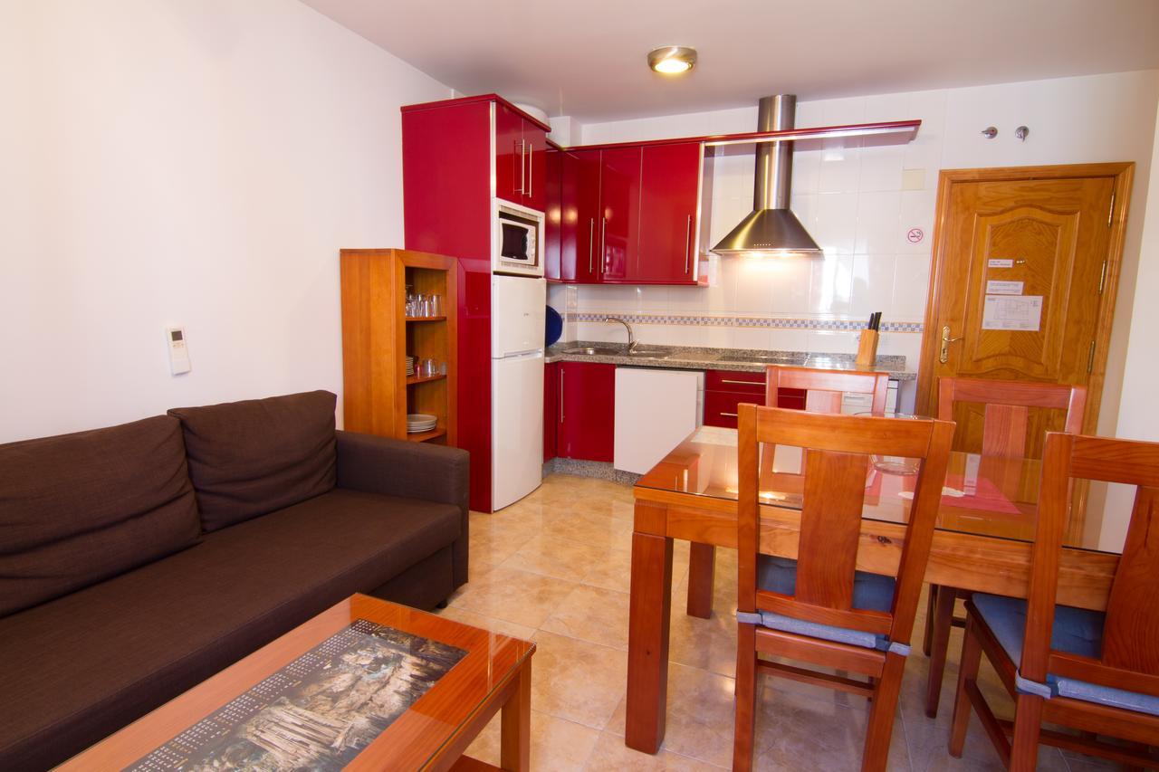 Apartamentos Manuel Martin ネルハ エクステリア 写真