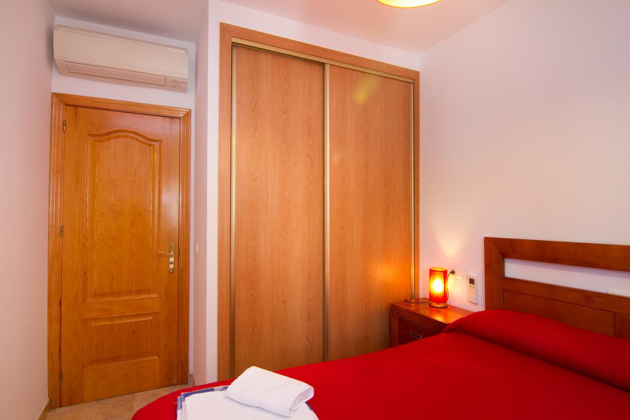 Apartamentos Manuel Martin ネルハ エクステリア 写真