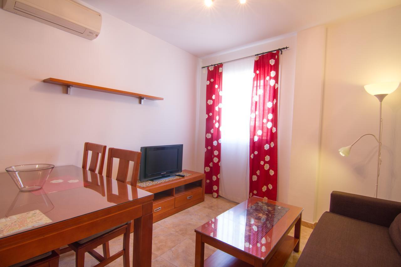 Apartamentos Manuel Martin ネルハ エクステリア 写真
